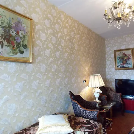 לינה וארוחת בוקר Weena House 3*