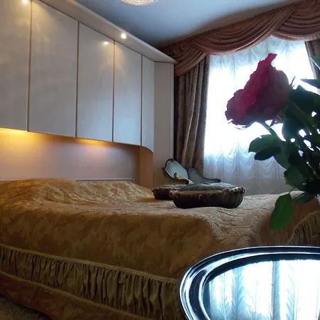 Weena House לינה וארוחת בוקר 3*