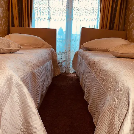 Nocleg ze śniadaniem Weena House 3*