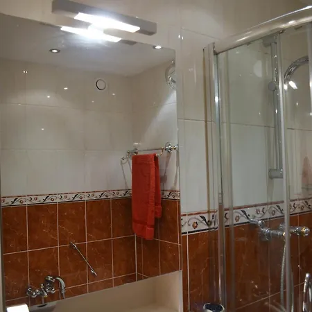 Nocleg ze śniadaniem Weena House 3*