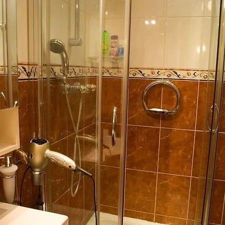 Weena House Bed & Breakfast 3*
