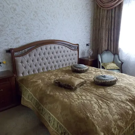 Weena House Nocleg ze śniadaniem 3*