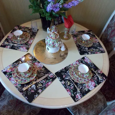 Nocleg ze śniadaniem Weena House 3*