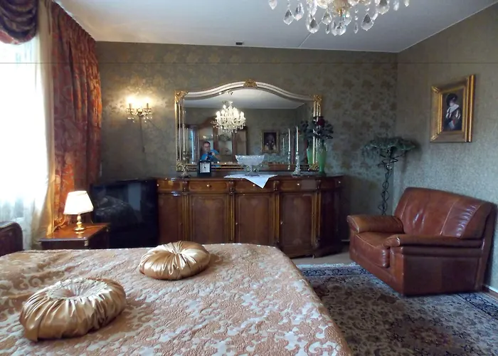 Weena House Bed & Breakfast 3*