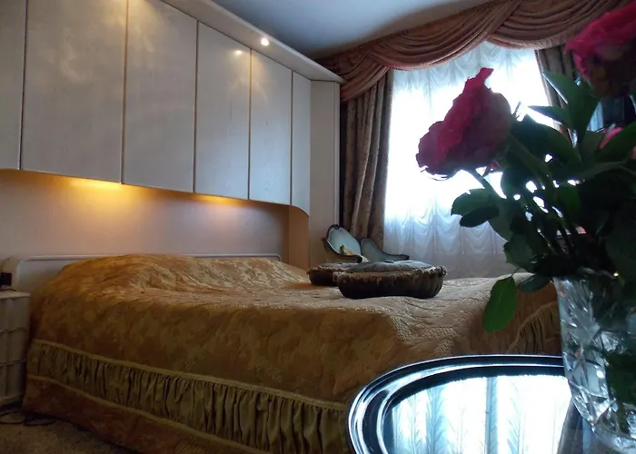 Weena House Bed & Breakfast 3*