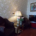 Weena House Nocleg ze śniadaniem 3*