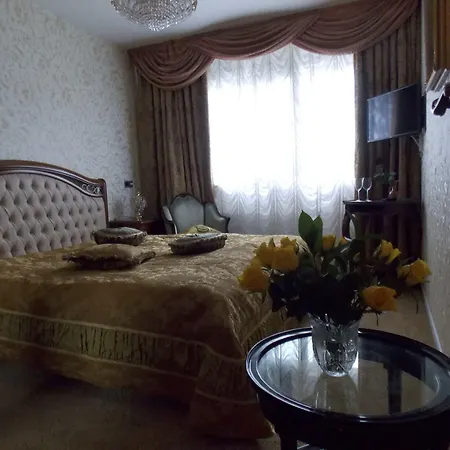 Weena House 3*